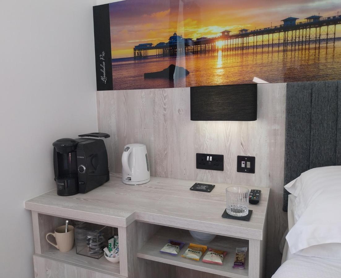 Hotel The Rosedene Llandudno Esterno foto